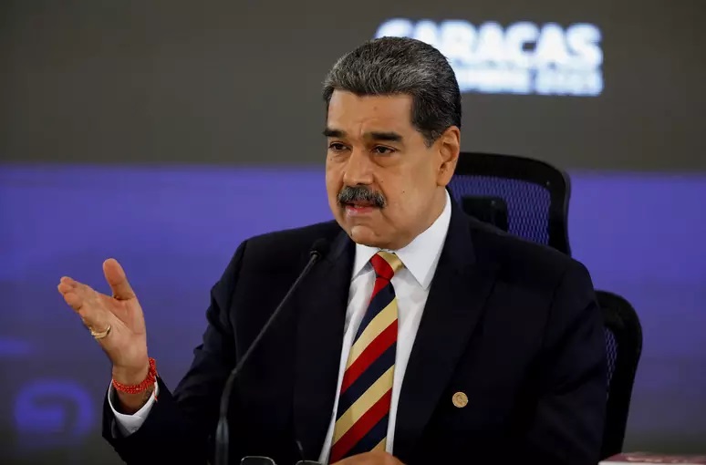 Militares e milícias da Venezuela serão mobilizados para 'frentes de batalha', diz Maduro