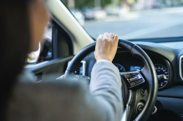 Conversar com motorista de carro não justifica abordagem pessoal
