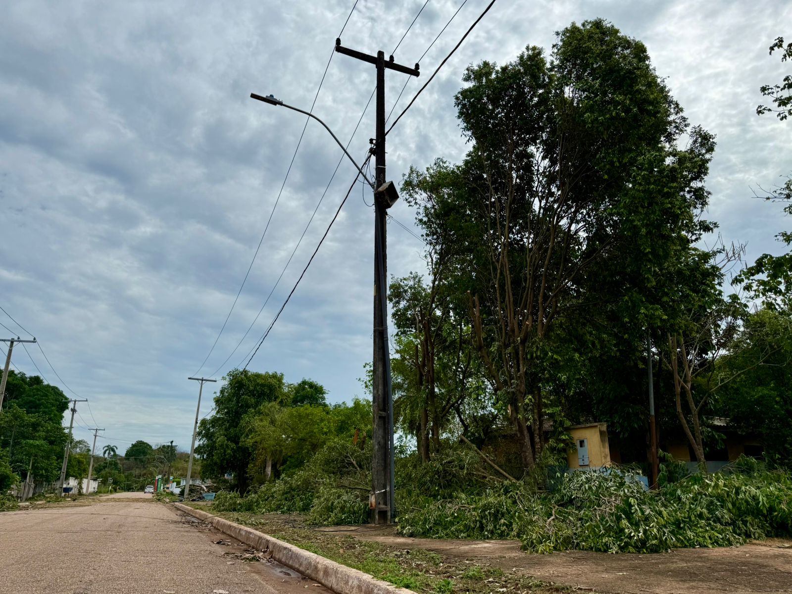 Emdur realiza manutenção emergencial e restabelece pontos de iluminação
