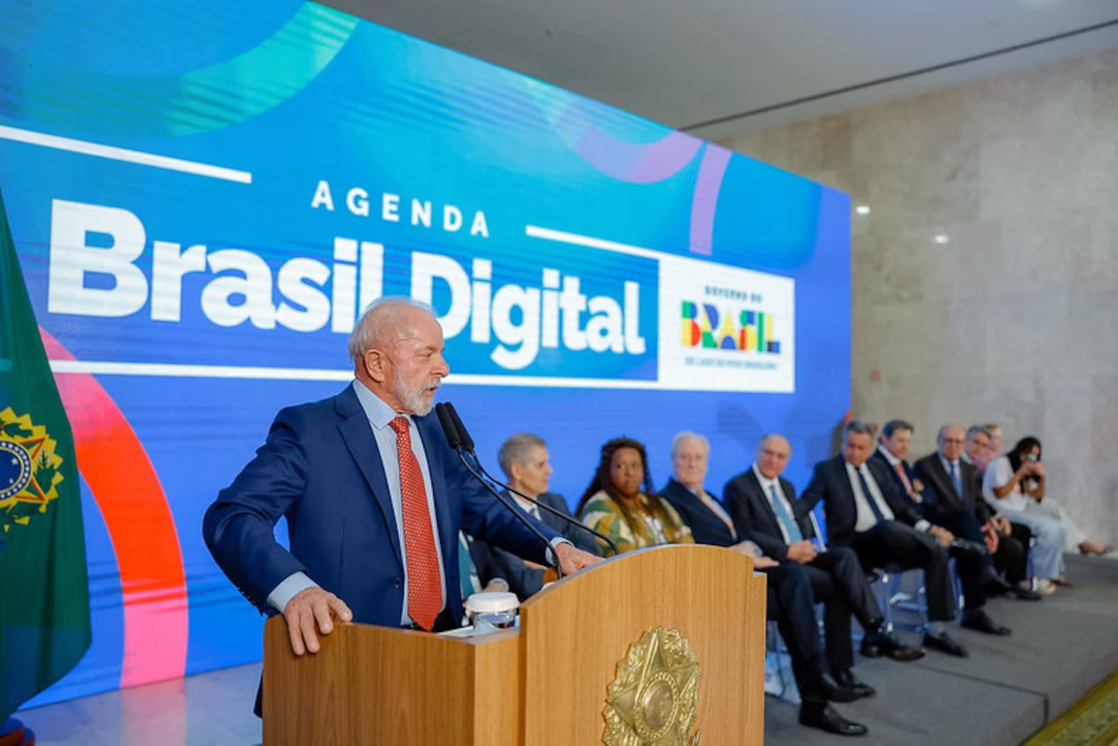 Para 59%, Lula não deveria tentar a reeleição nas próximas eleições, aponta Quaest
