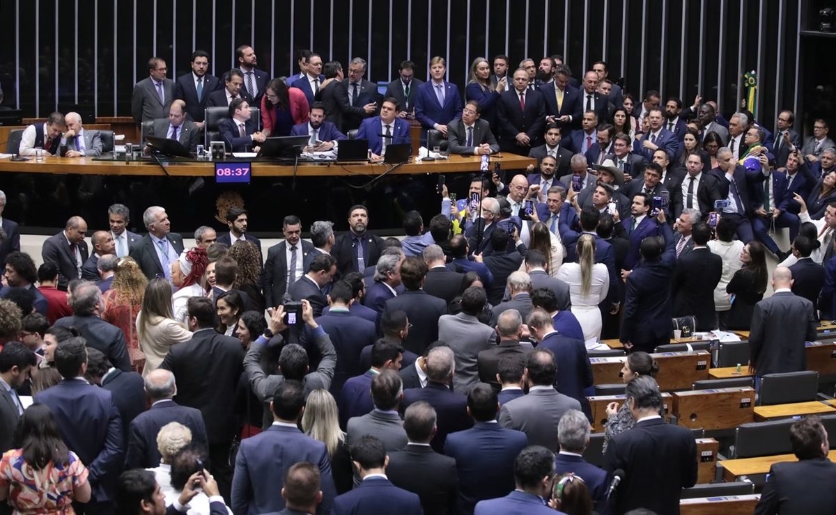 Petistas também resistem à redução de penas ao 8 de Janeiro e de Jair Bolsonaro
