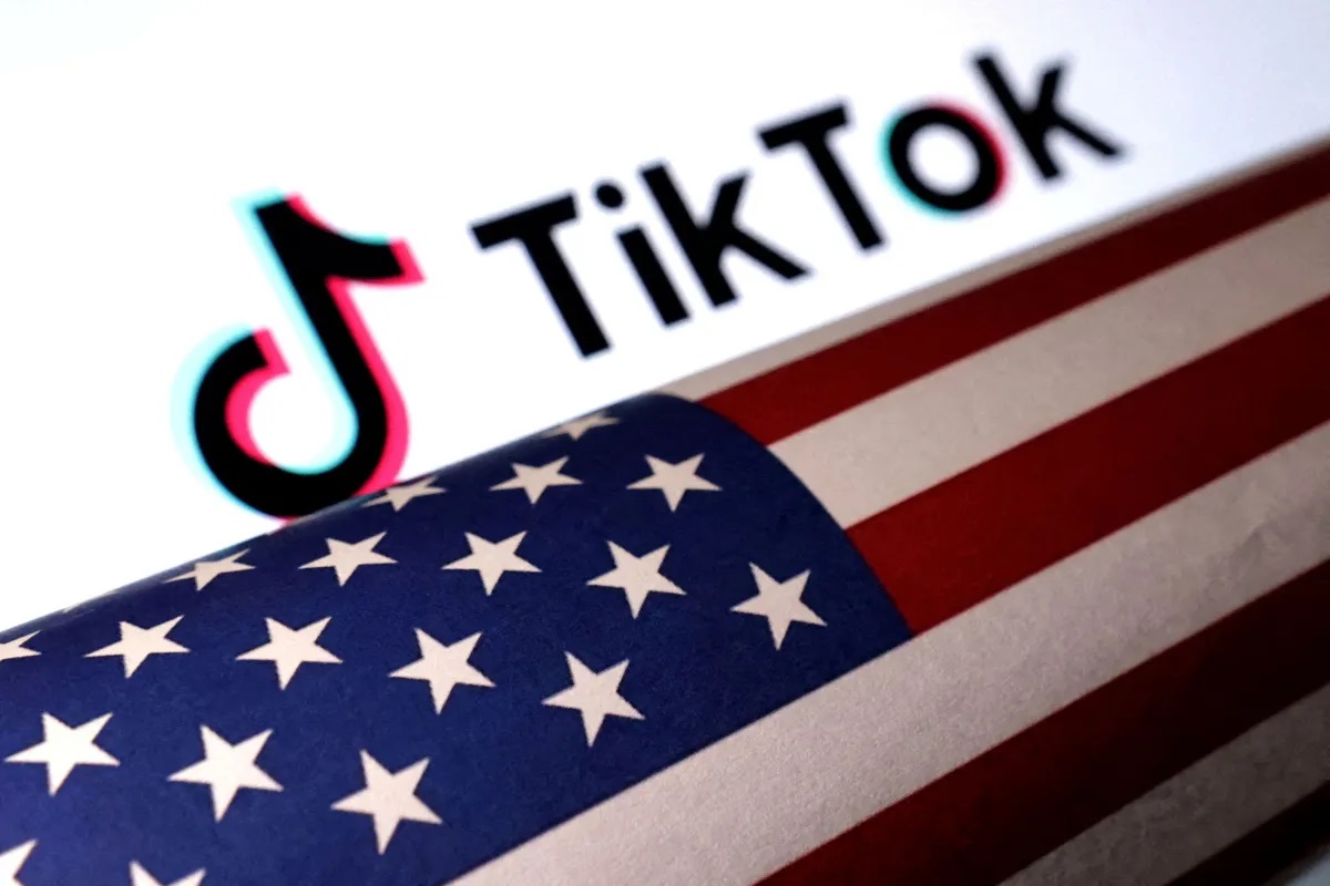 China mantém posição sobre o futuro do TikTok nos EUA após ligação de Donald Trump
