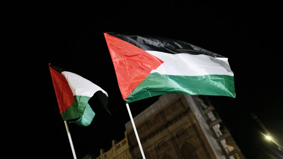 França reconhece oficialmente o Estado da Palestina durante uma conferência na ONU
