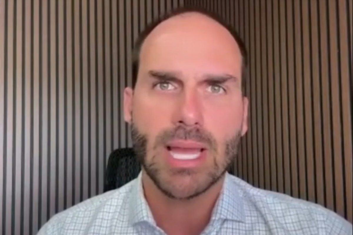 “Com meu pai fora, eu sou candidato à Presidência”, diz Eduardo Bolsonaro sobre 2026
