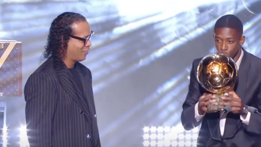 Por que Dembélé receber Bola de Ouro de Ronaldinho é simbólico
