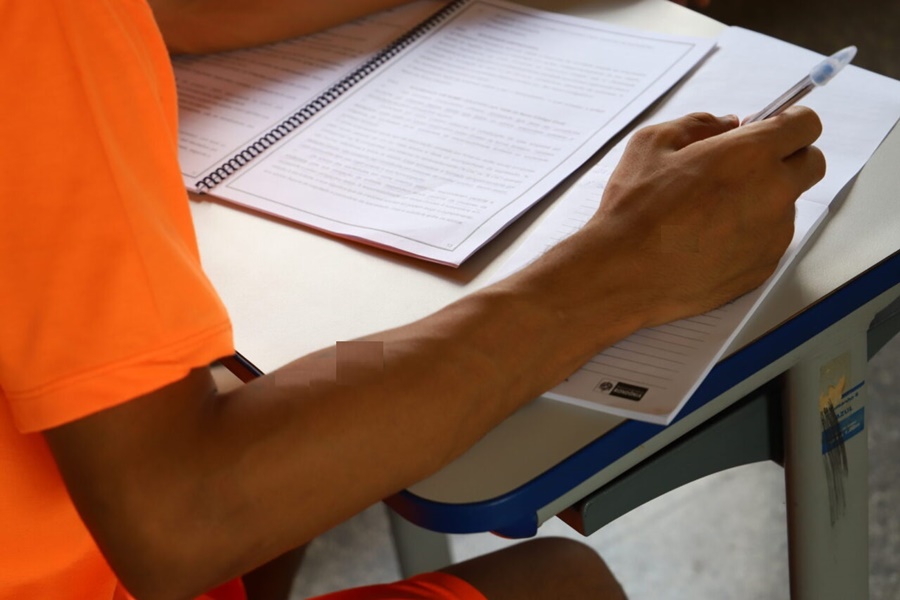 Educação como ferramenta de ressocialização; unidades prisionais de RO aplicam provas do Encceja