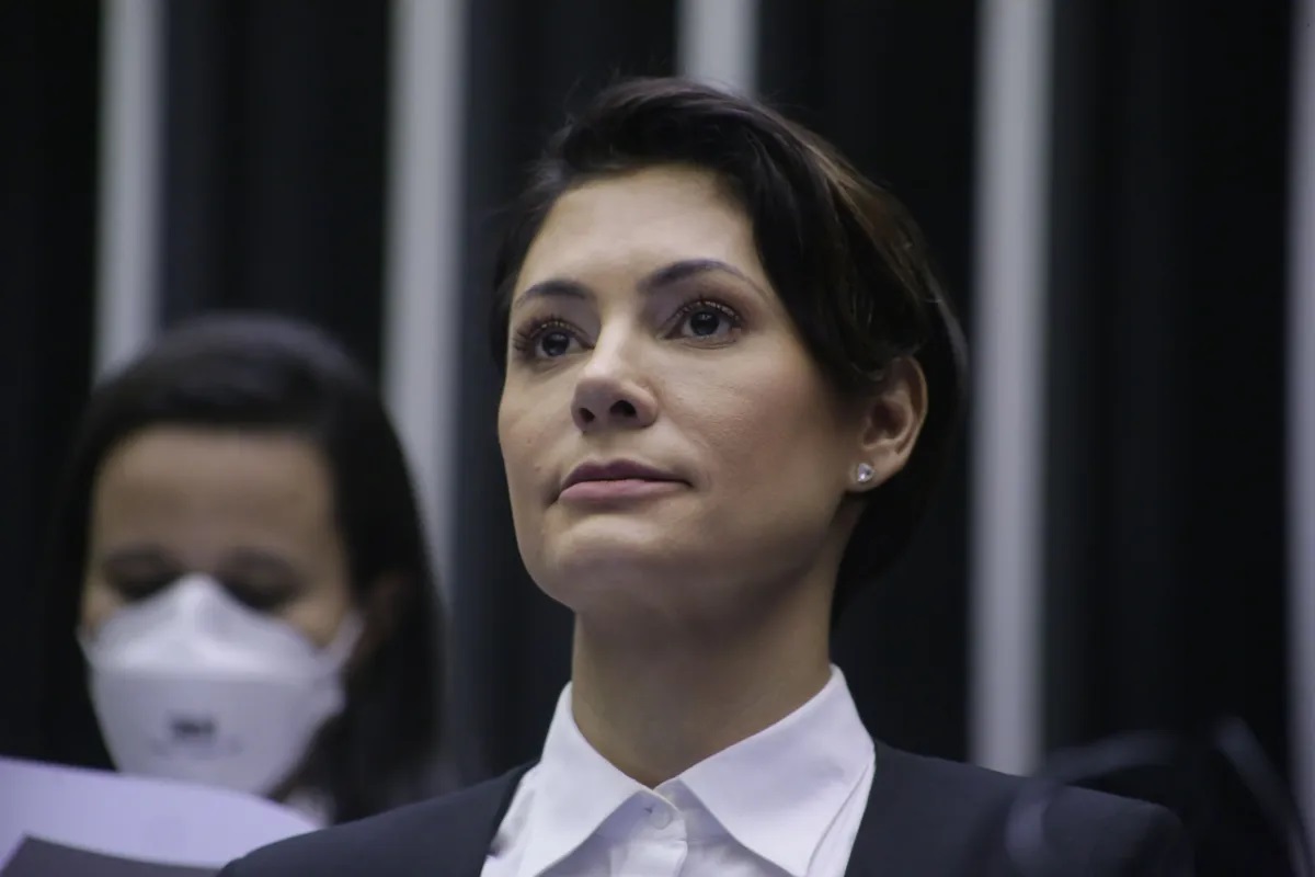 Michelle diz a jornal que estará pronta para assumir candidatura política "como uma leoa" 
