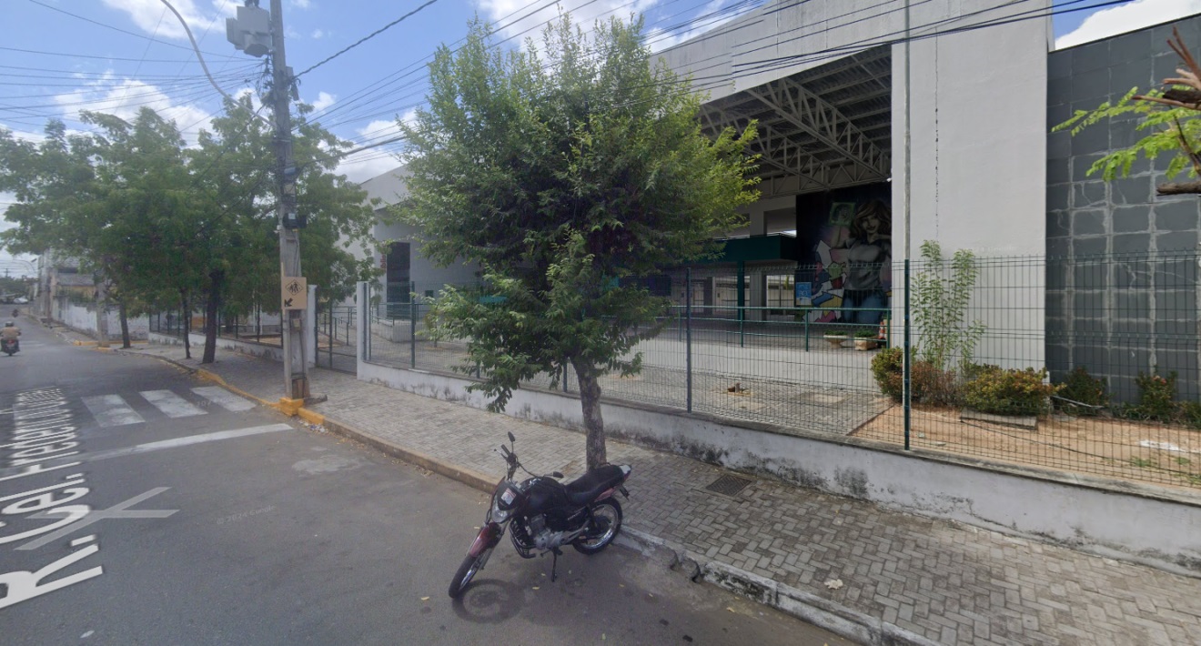 Tiroteio em escola deixa dois alunos mortos e três feridos no interior do Ceará
