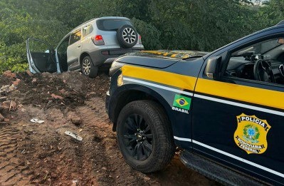PRF apreende mais de 100 kg de cocaína após perseguição e prisão de motorista 