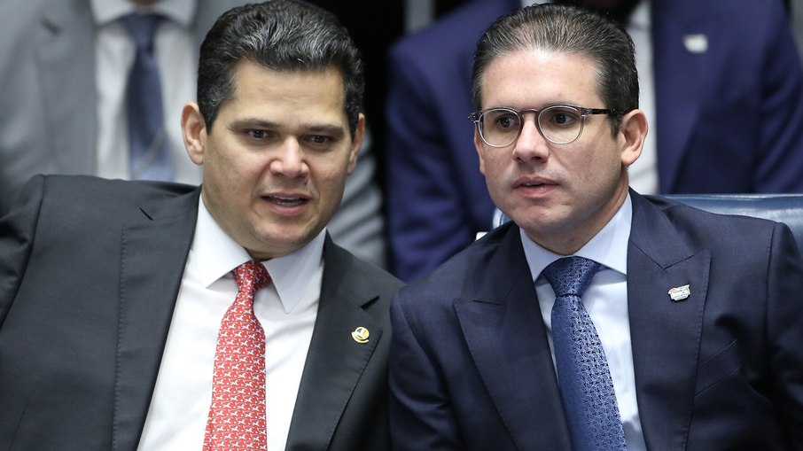 Racha entre Hugo Motta e Davi Alcolumbre põe em risco votações no Congresso
