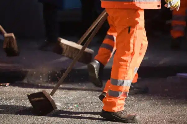 Gari receberá indenização por falta de banheiro e local para refeição
