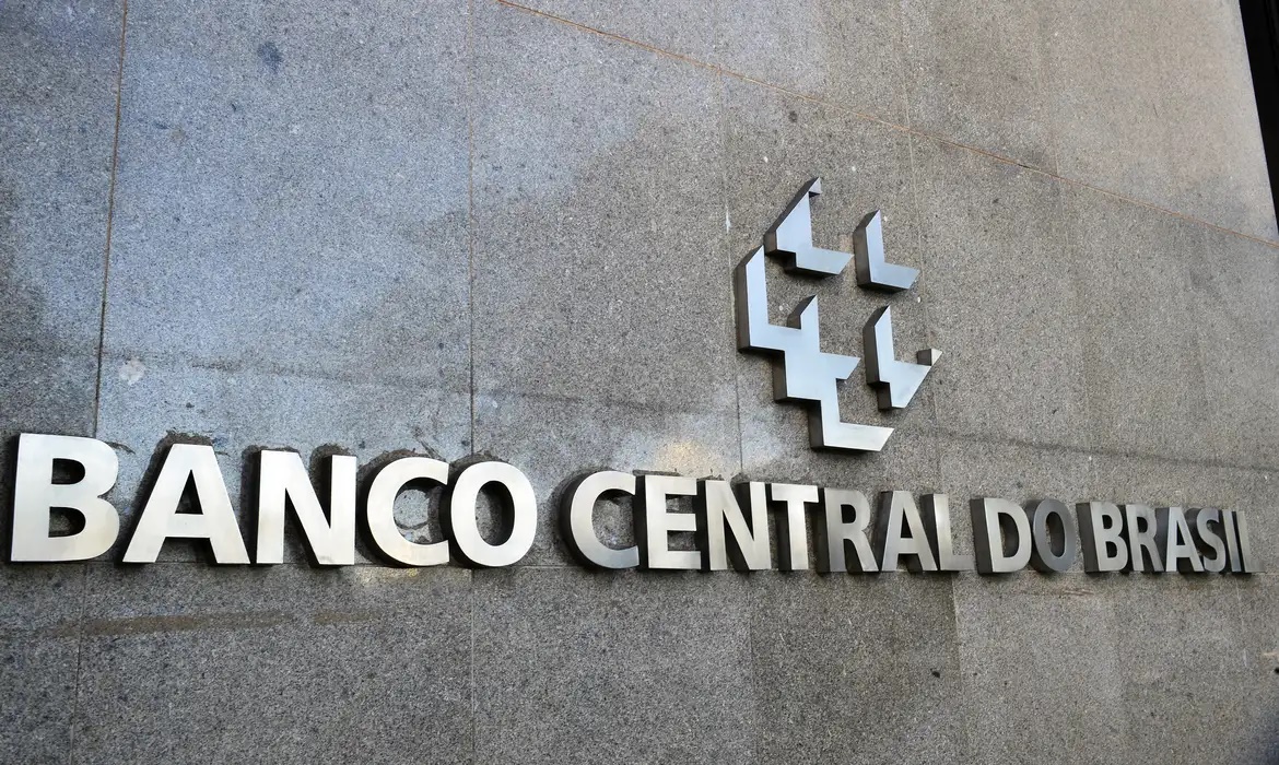 Mercado financeiro reduz previsão da inflação para 4,81%
