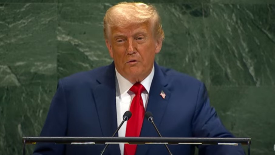 Trump ameaça taxar em 100% filmes estrangeiros para resgatar a força de Hollywood
