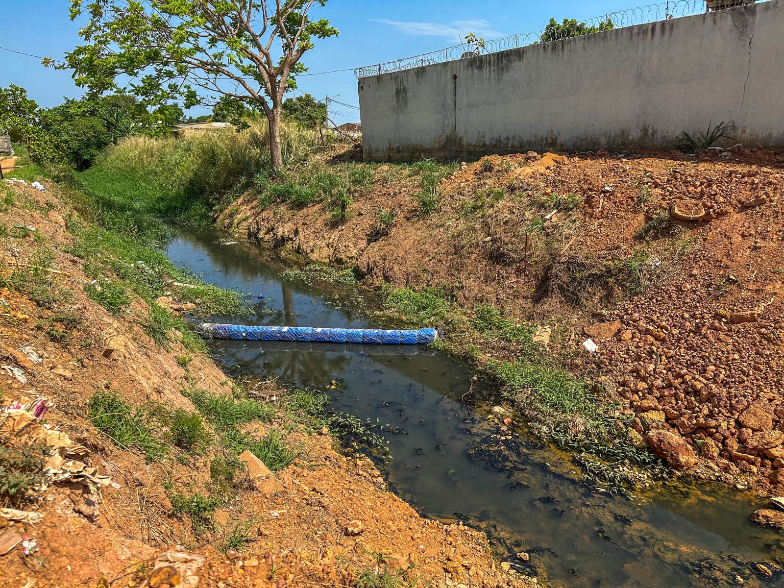 Prefeitura de Porto Velho implanta ecobarreira e inicia proteção de canais e igarapés
