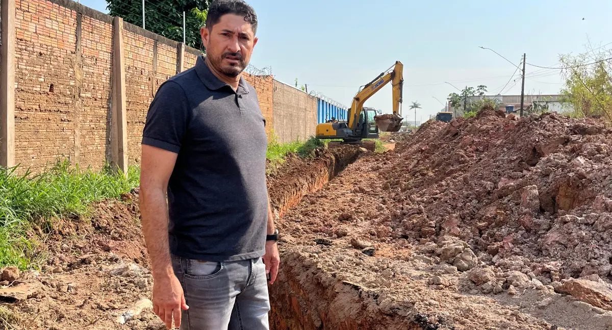 Vereador Márcio Pacele acompanha início de obra de drenagem no bairro Lagoa em Porto Velho
