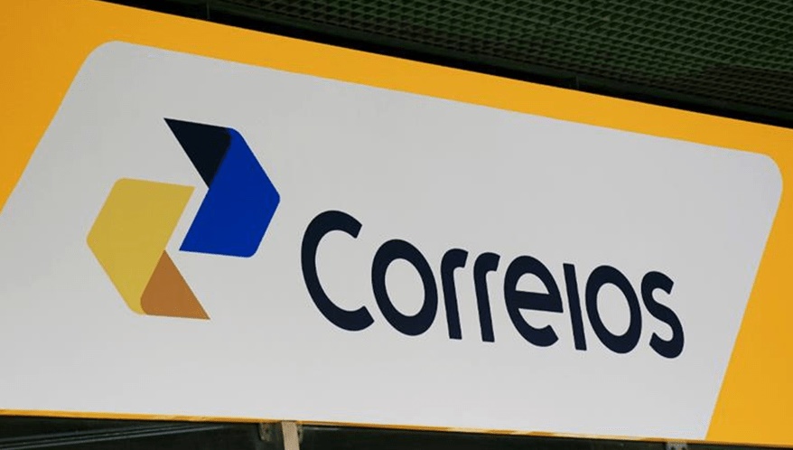 Empregada dos Correios fará teletrabalho para cuidar de filho PcD