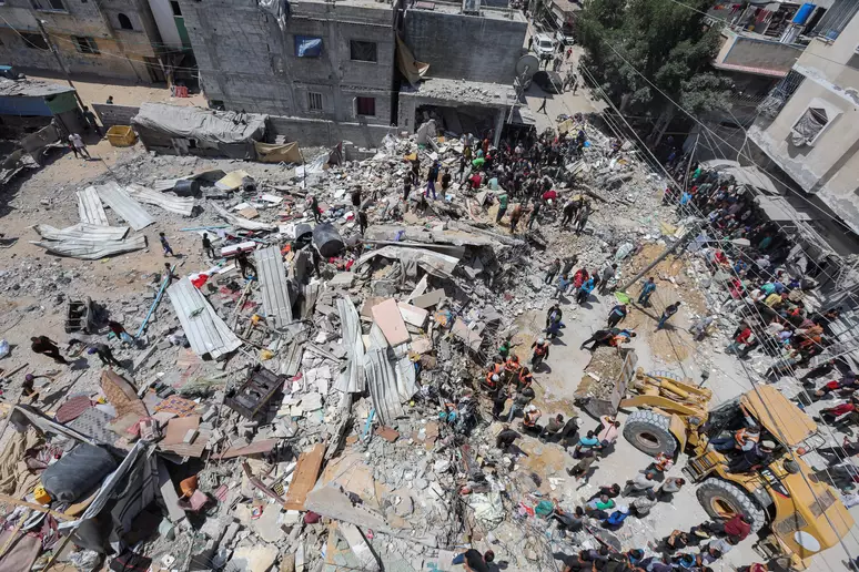 Dois anos após ataque do Hamas, Gaza é um deserto de escombros com milhares de mortos