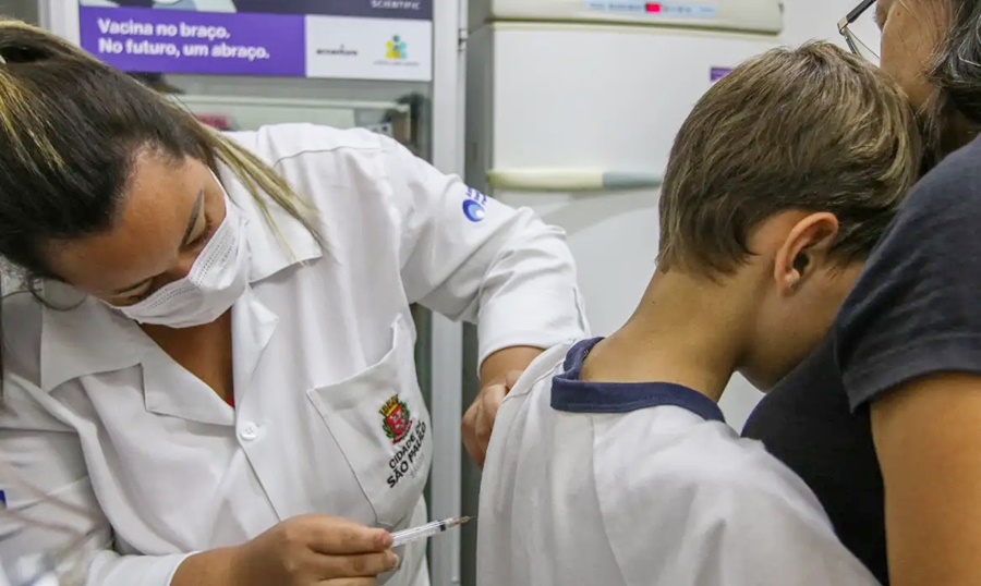 Vacina contra HPV reduz em 58% casos de câncer de colo de útero