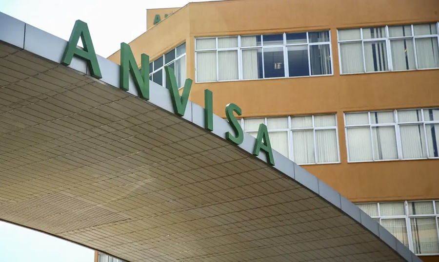 Anvisa suspende venda de glicose e importação de radiofármacos