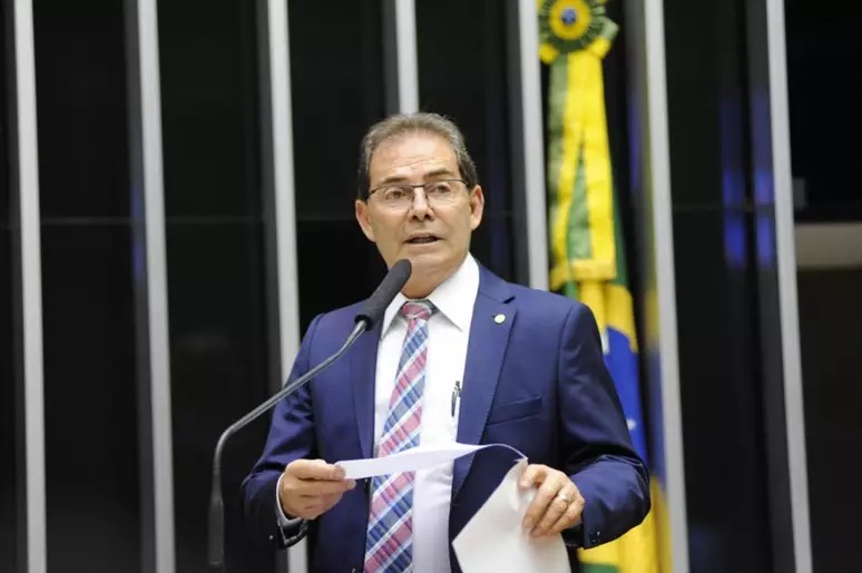 Entenda por que bolsonaristas e petistas podem fazer projeto da anistia empacar de vez 