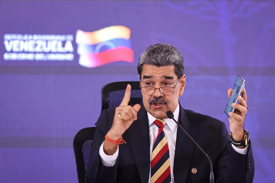 Com medo de Donald Trump, Ditador Maduro apela ao papa por ajuda à Venezuela
