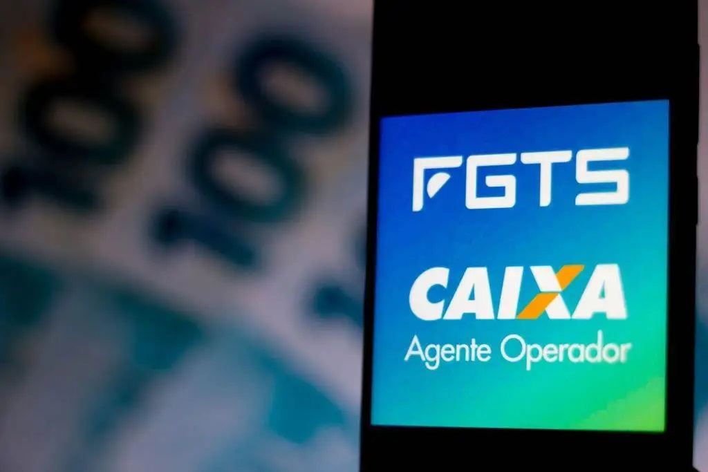 Governo limita antecipação do FGTS via saque-aniversário a R$ 500 e prejudica trabalhadores
