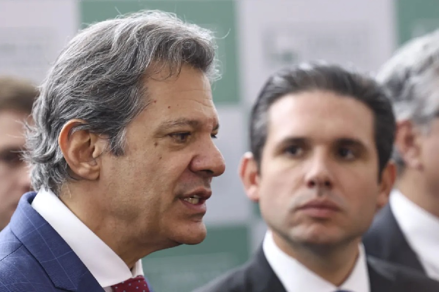 Hugo Motta rebate Fernando Haddad: "Cortar emendas é ir contra a população"
