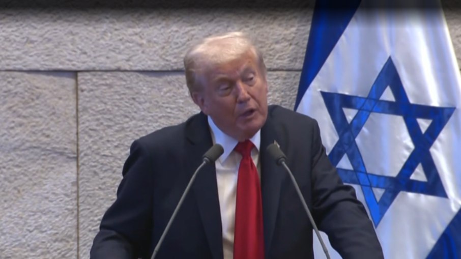 Em dia histórico, Trump diz que "é o início de uma era de fé e esperança em Israel"
