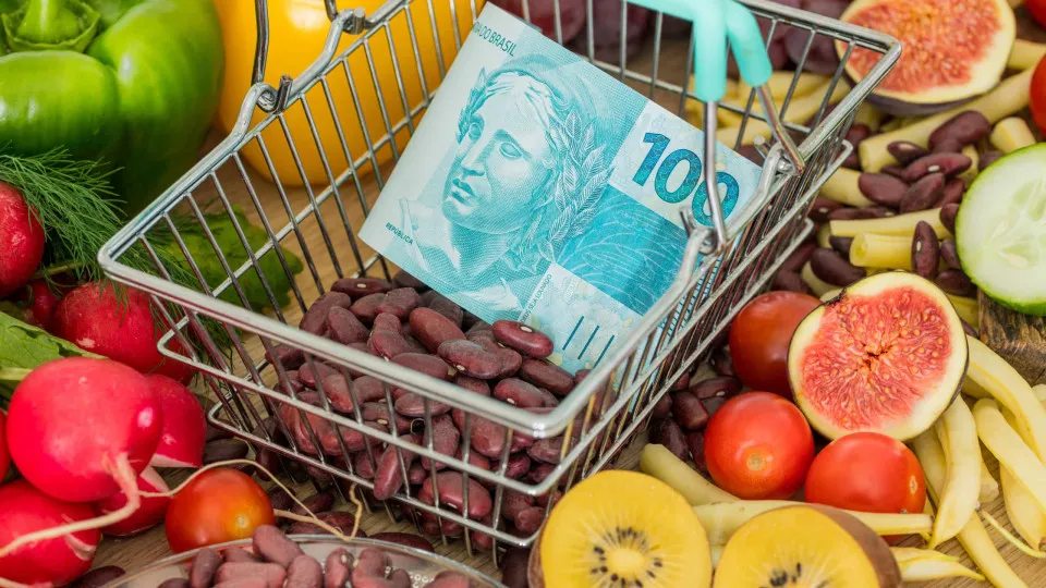 Economistas reduzem previsão da inflação em quase 0,1 ponto percentual
