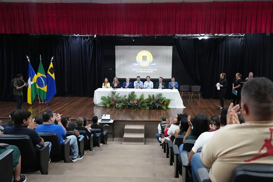 Prefeitura assina ordem de serviço para construção da policlínica na capital