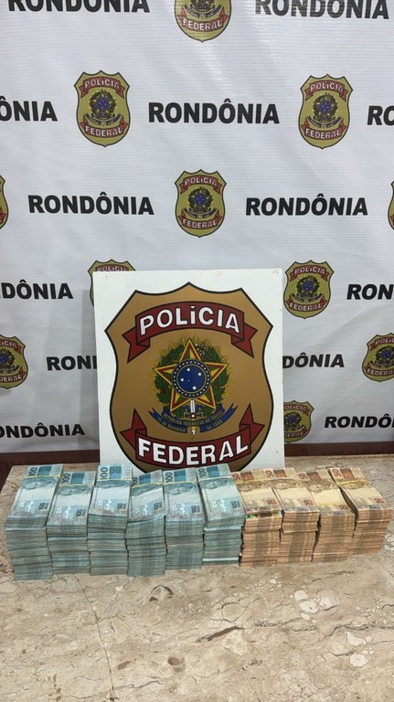 PF apreende R$ 600 mil e prende suspeito por porte ilegal de arma de fogo em Rondônia