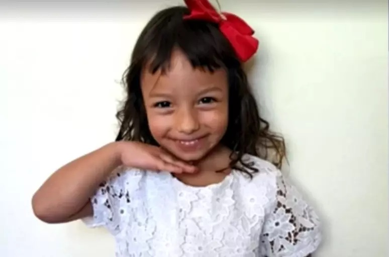 Mãe e padrasto confessam ter matado menina de 5 anos e concretado corpo no quintal 