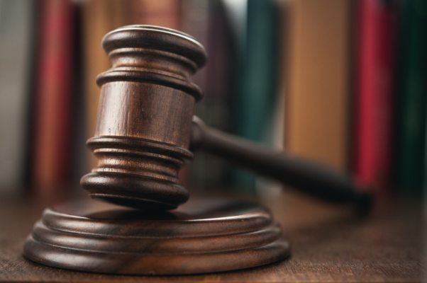 Fixação de regime semiaberto afasta prisão preventiva
