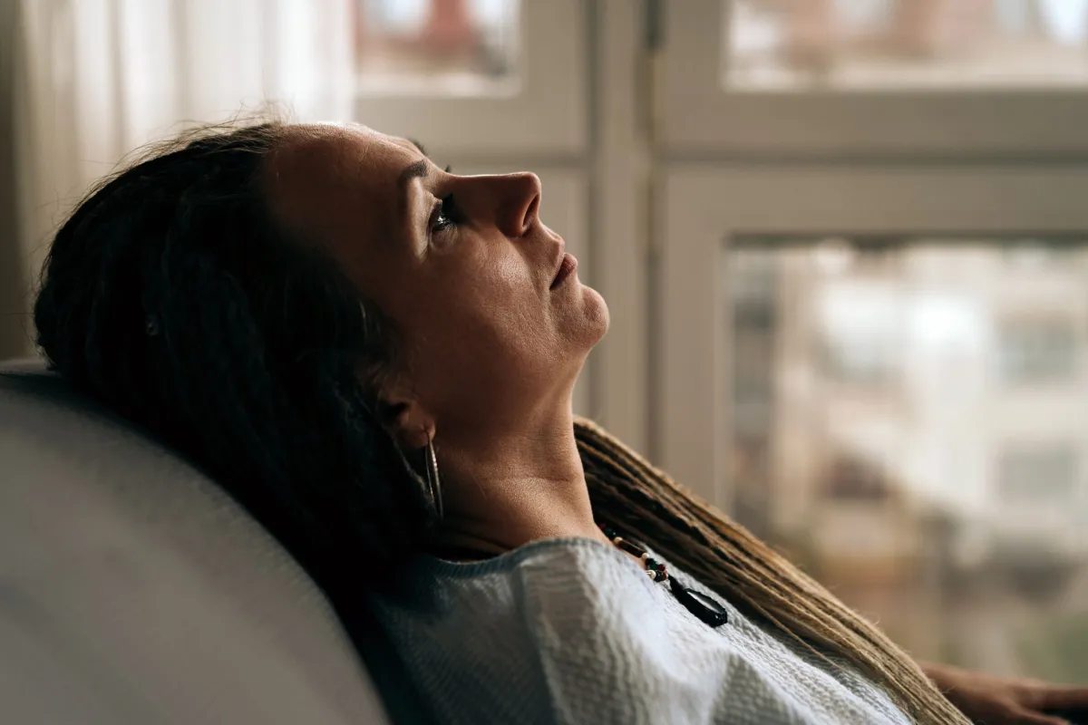 Menopausa vai além das ondas de calor: veja sintomas pouco conhecidos