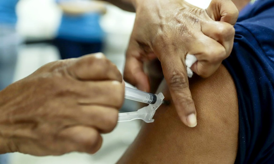 Dia D de multivacinação é realizado neste sábado em todo o país