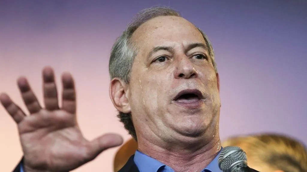 Presidente do PSDB no Ceará anuncia filiação do ex-ministro Ciro Gomes ao partido
