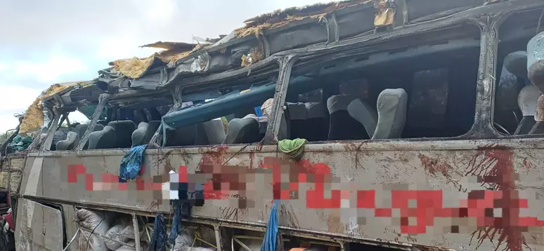 Acidente com ônibus deixa ao menos 15 mortos em rodovia no Agreste de Pernambuco