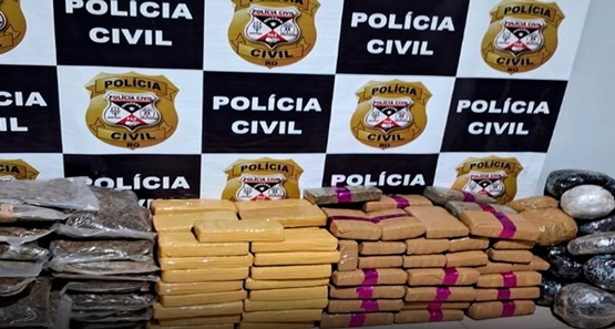 Polícia Civil e Ibama apreendem 194 kg de maconha em operação no rio Guaporé