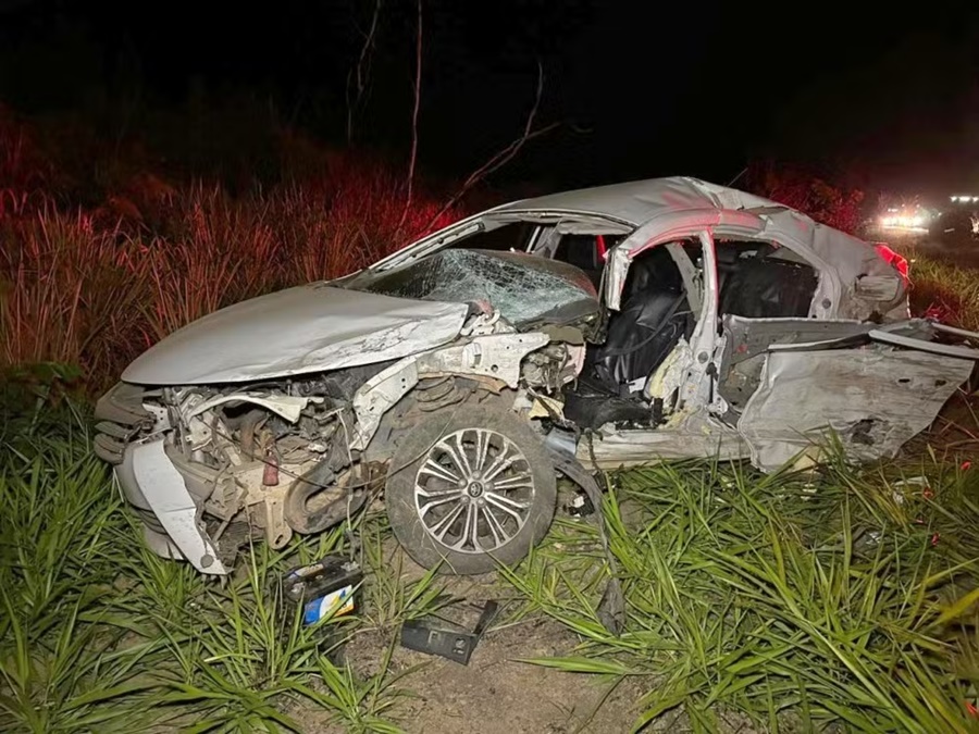 Três pessoas morrem e duas ficam feridas em grave acidente na BR-364 em Jaru