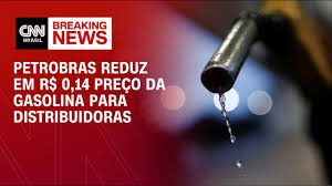 Petrobras reduz em R$ 0,14 preço da gasolina para distribuidoras
