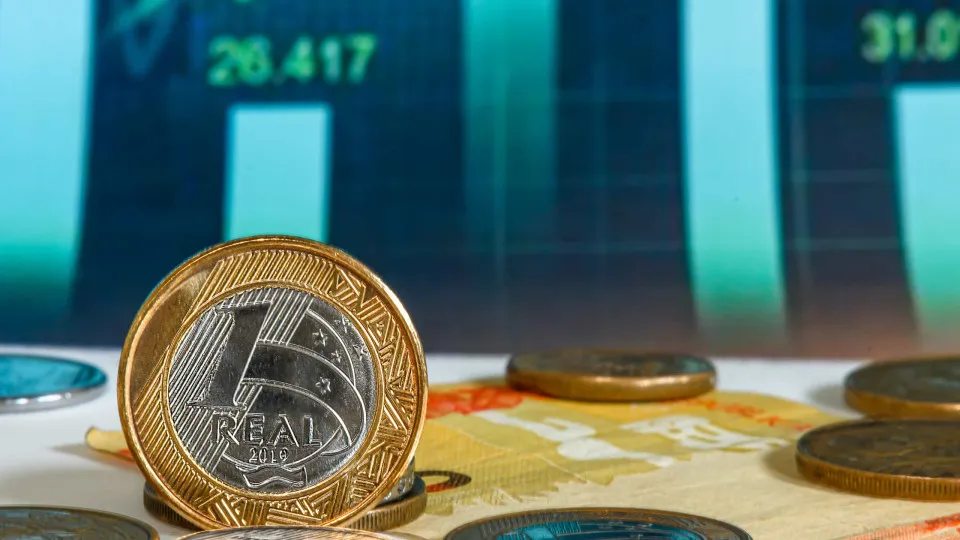 Selic no fim de 2025 continua em 15%, aponta Focus; 2026 segue em 12,25%
