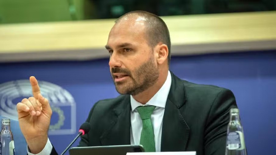 Conselho de Ética vota contra cassação de Eduardo após acusações de quebra de decoro

