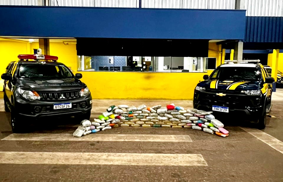 PRF em Rondônia apreende quase 69 kg de drogas em caminhão