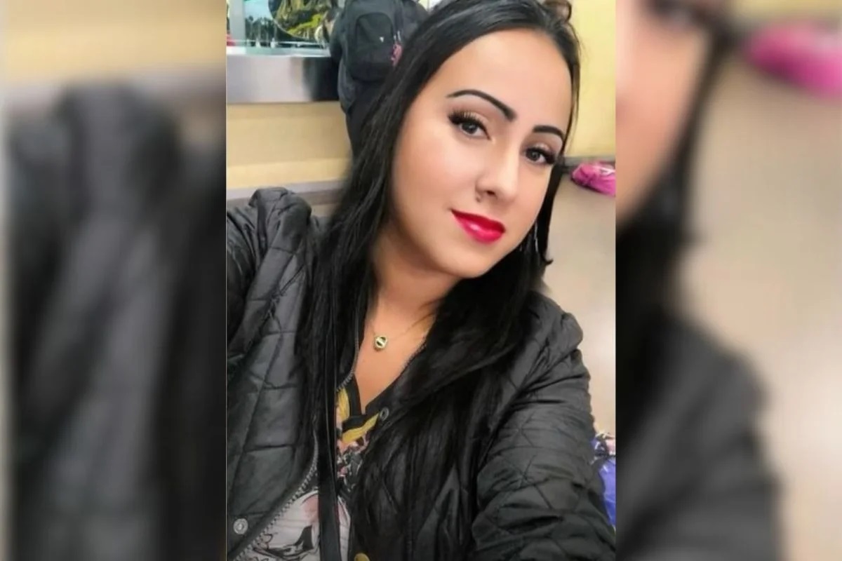 Gêmea de serial killer conviveu com cadáver de vítima por dias, segundo polícia
