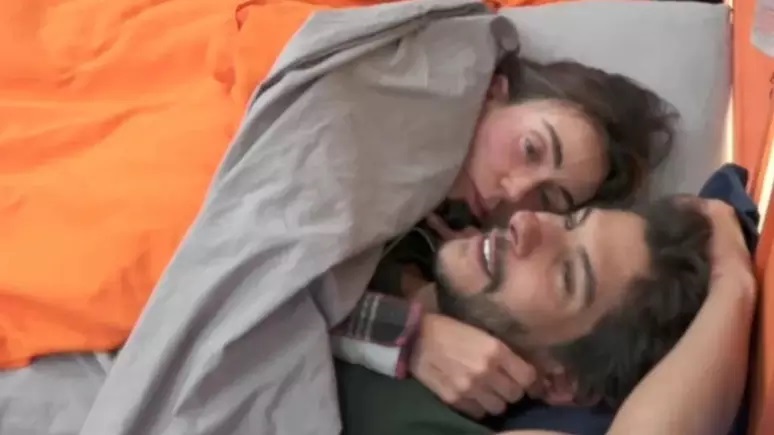 Marido de Michelle Barros reage após 'traição' da jornalista em 'A Fazenda 17'