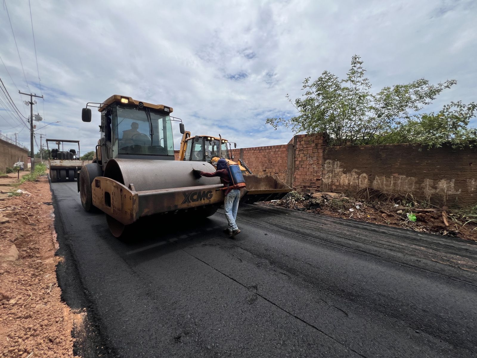 Prefeitura leva pavimentação para ruas Dr. Adelino e Xangri Lá, na zona Sul da capital
