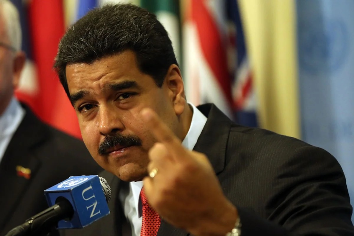 Com medo, Maduro implora por paz para Trump em inglês “não à loucura da guerra”
