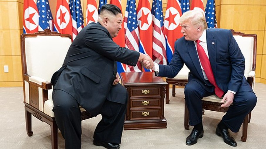 Donald Trump cogita novo encontro com Kim Jong-un durante viagem à Ásia
