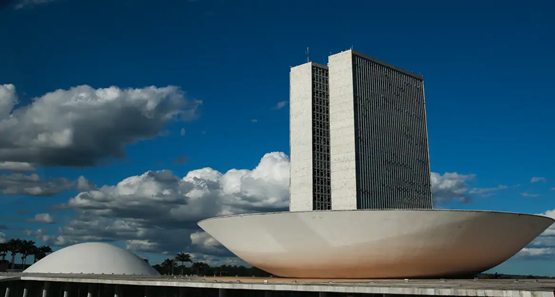 Atuação apagada de deputados federais abre espaço para volta de lideranças em RO