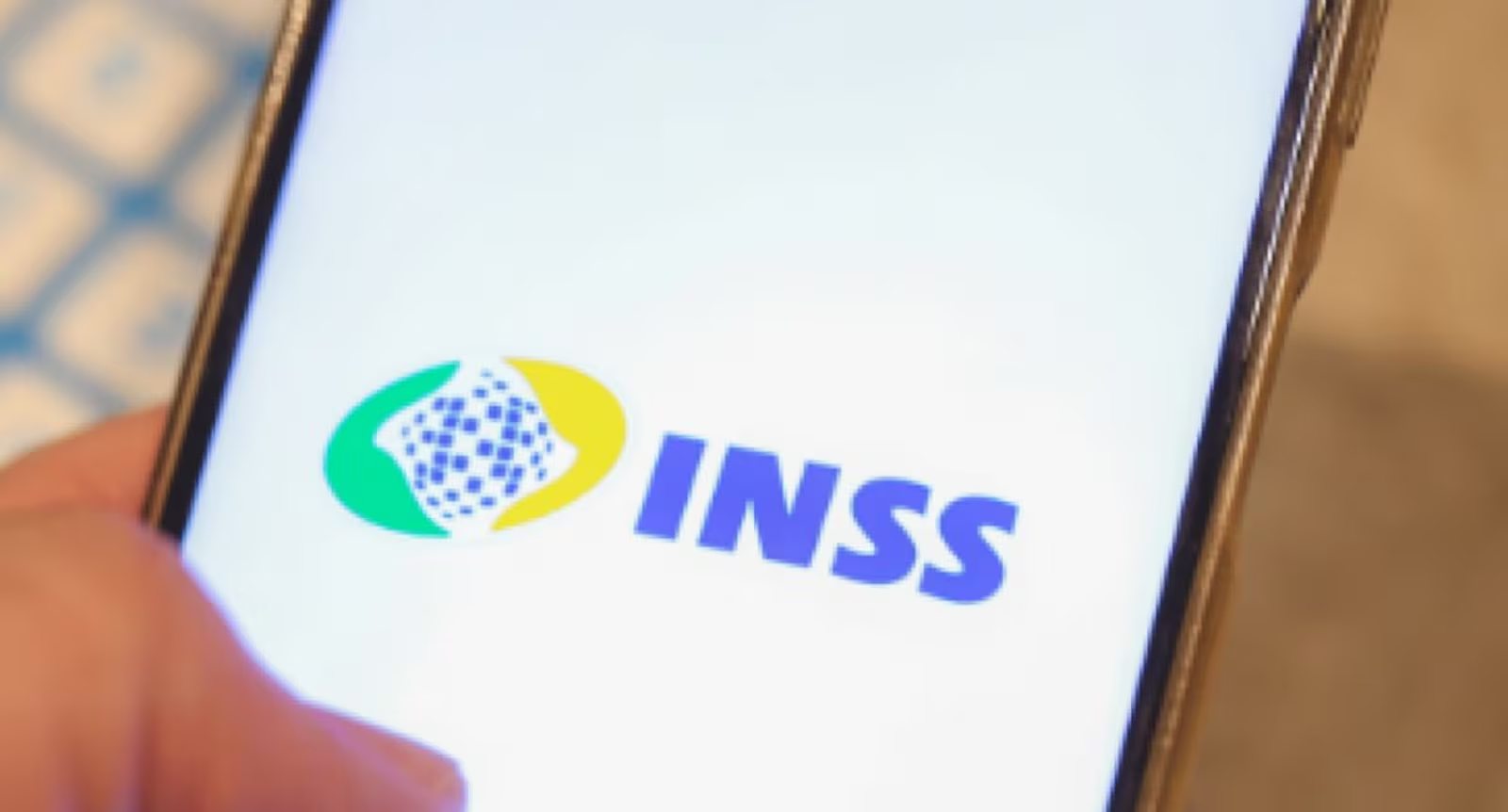 Aposentados e pensionistas do INSS começam a receber hoje; veja o calendário
